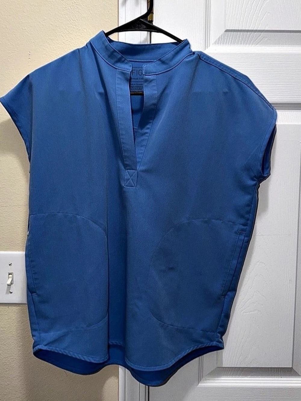 FIGS scrub top size XXS
